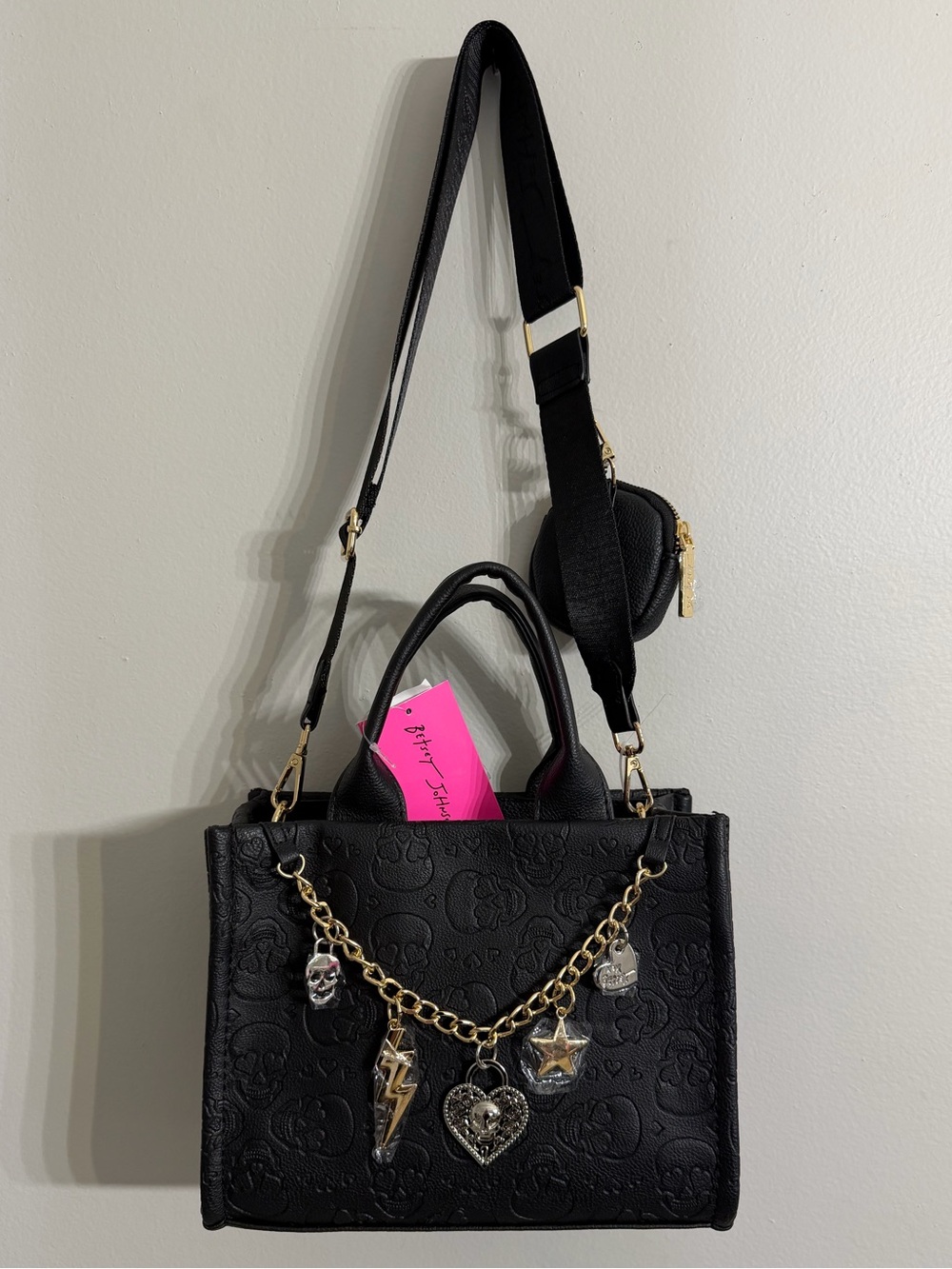 Betsey Johnson Xorea Deboss Skull Heart Chain Crossbody Mini Bag - Picture 4 of 10
